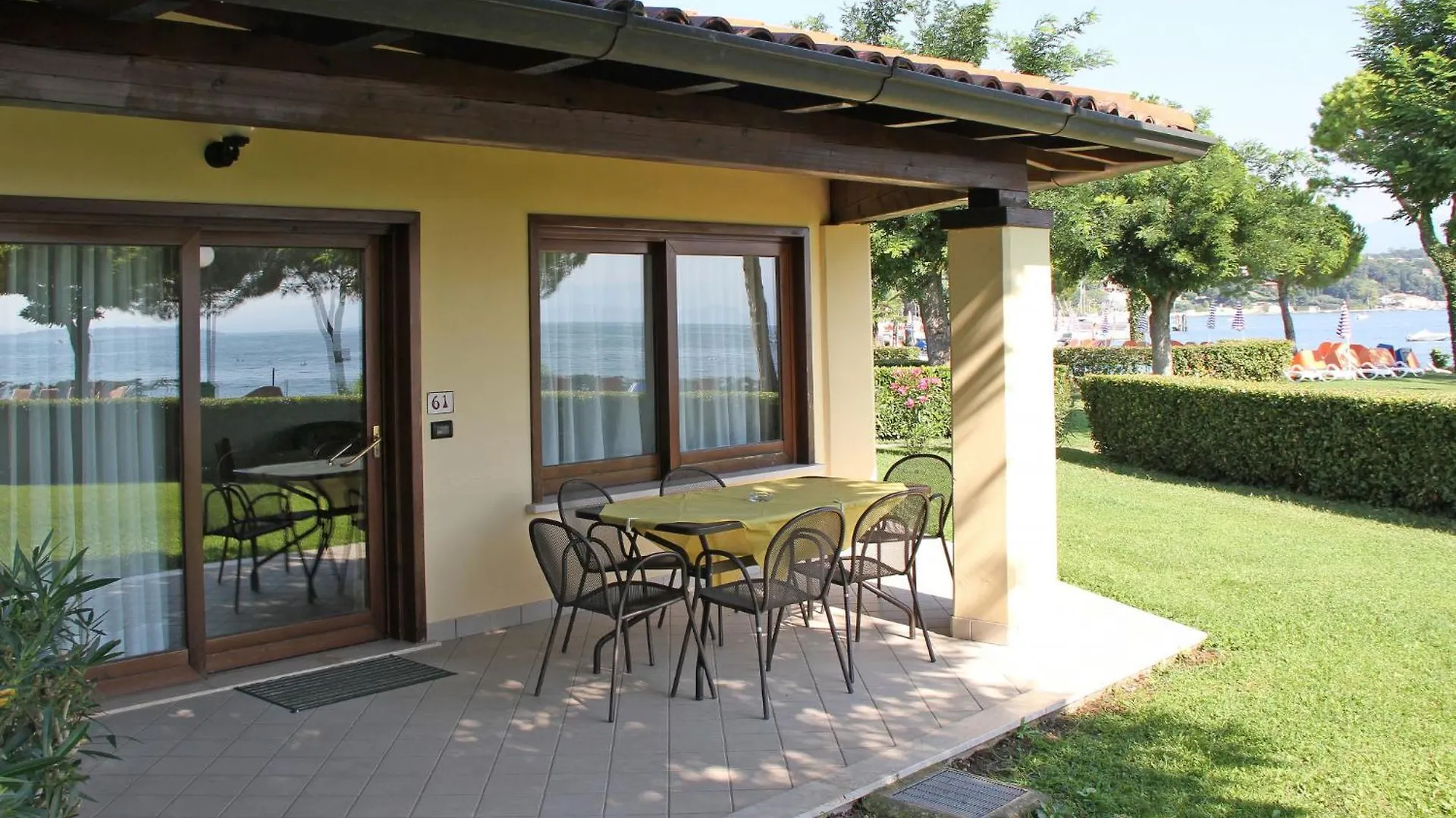 Holiday Home Front Lake Resort Le Corti Del Lago-4 By Interhome Monte イタリア