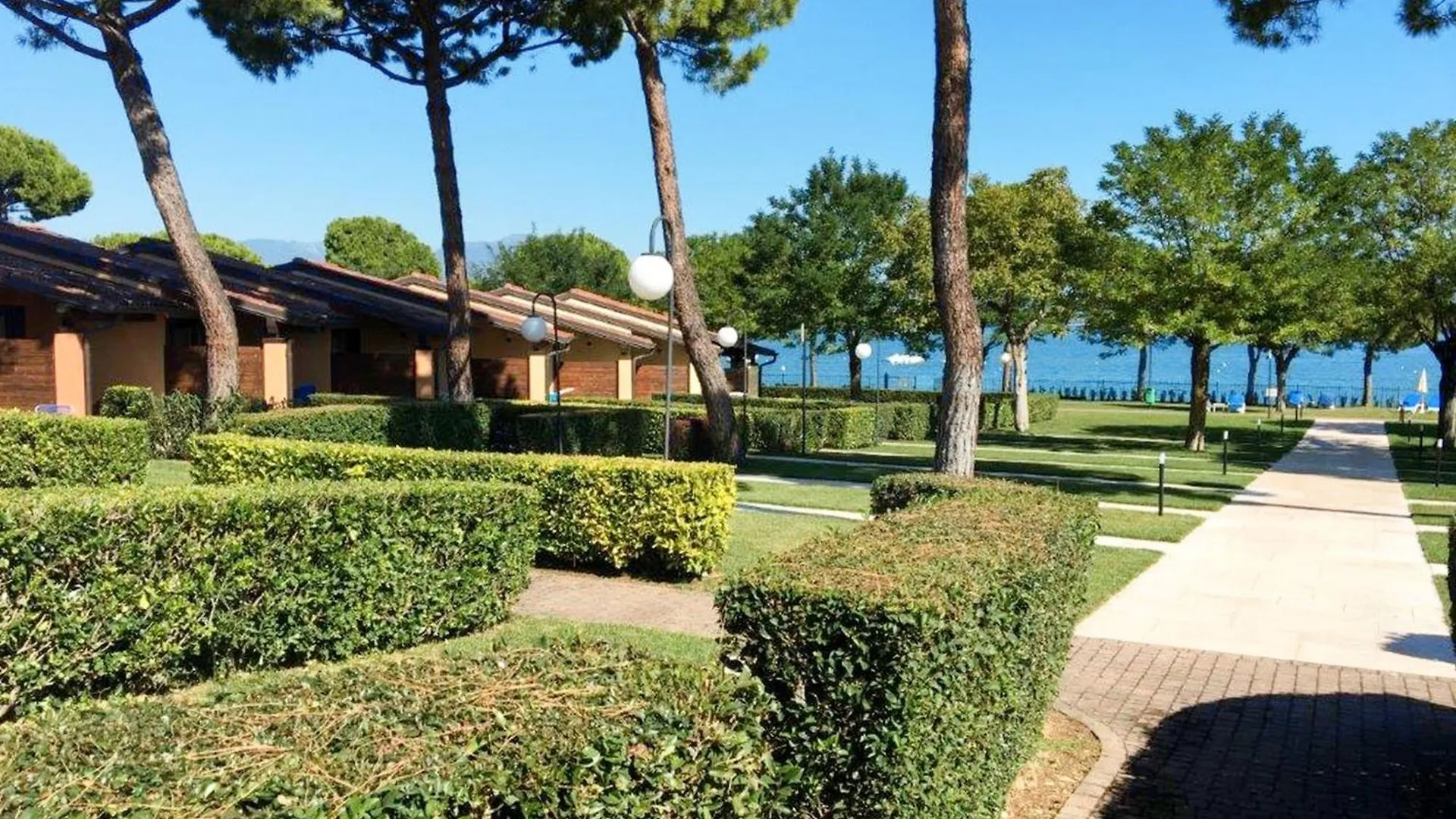 Holiday Home Front Lake Resort Le Corti Del Lago-4 By Interhome Monte