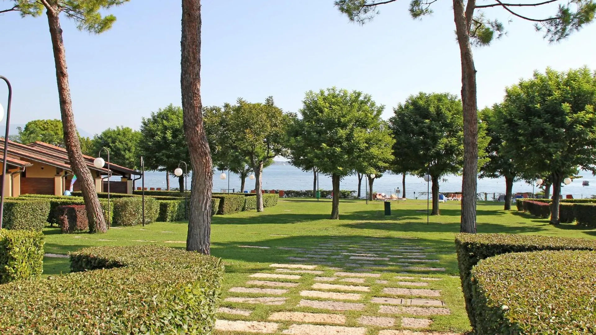 Holiday Home Front Lake Resort Le Corti Del Lago-4 By Interhome Monte