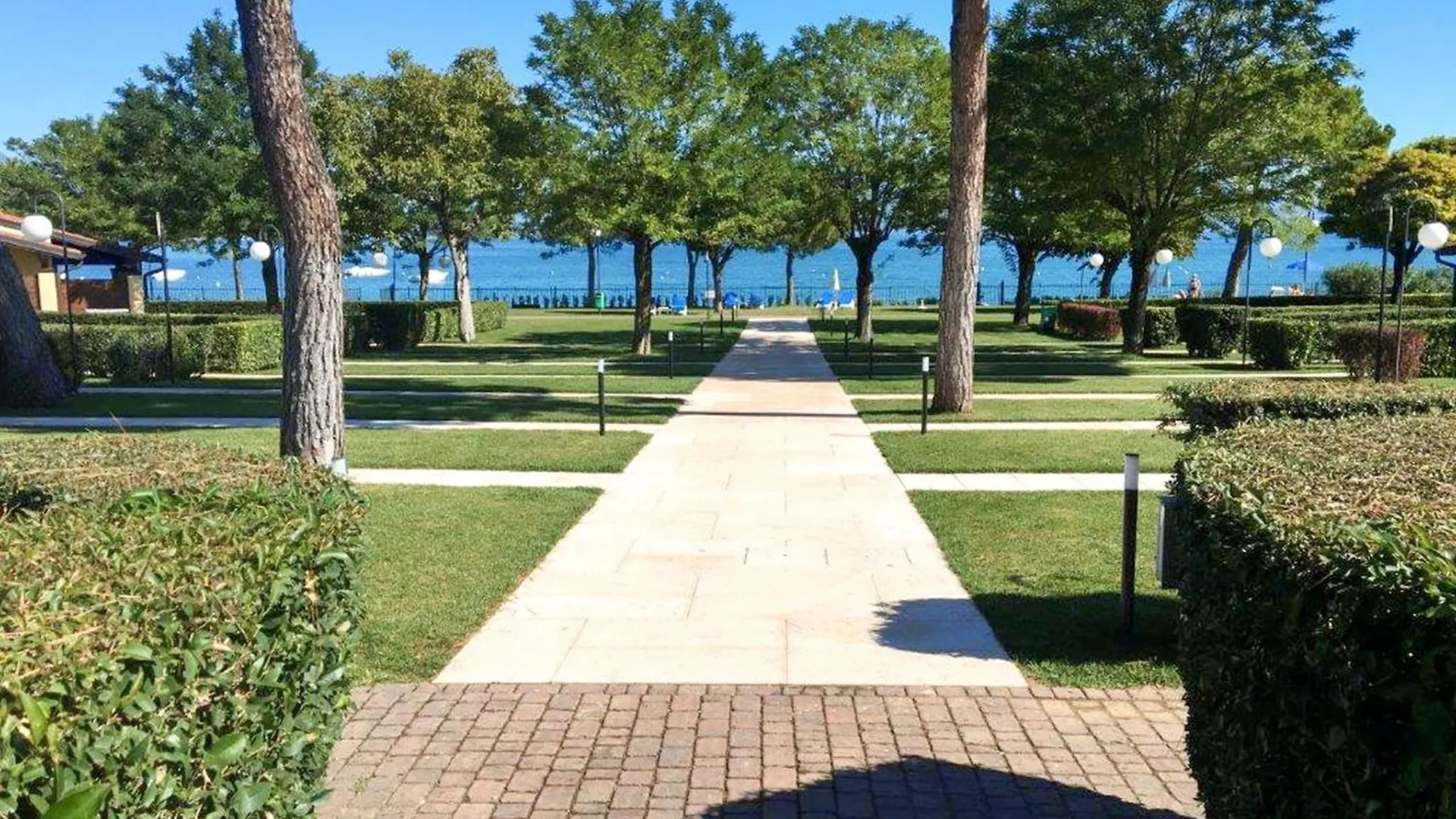 Holiday Home Front Lake Resort Le Corti Del Lago-4 By Interhome Monte