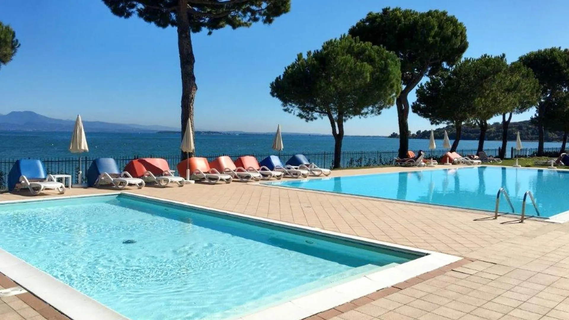 Holiday Home Front Lake Resort Le Corti Del Lago-4 By Interhome Monte イタリア